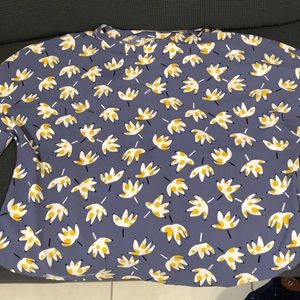 Anne klein shirt blue flower design size m